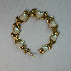 Vintage Costume Jewelry Gold Tone Plastic White Heart Bracelet 7"